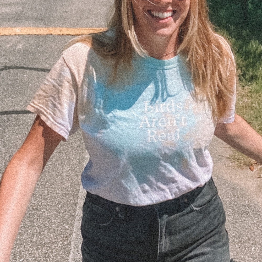 Birds Aren’t Real T-Shirt - Picture 2 of 3